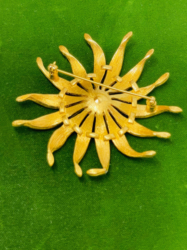 Large Gold Sun Brooch with Pearl Center Devil's Details